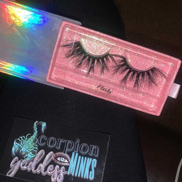 Mink strip lash - Picture 3 of 3